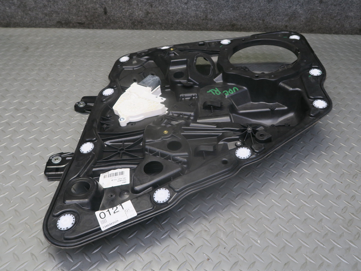 2011-2018 Porsche Cayenne 958 Rear Left Door Window Regulator w Motor