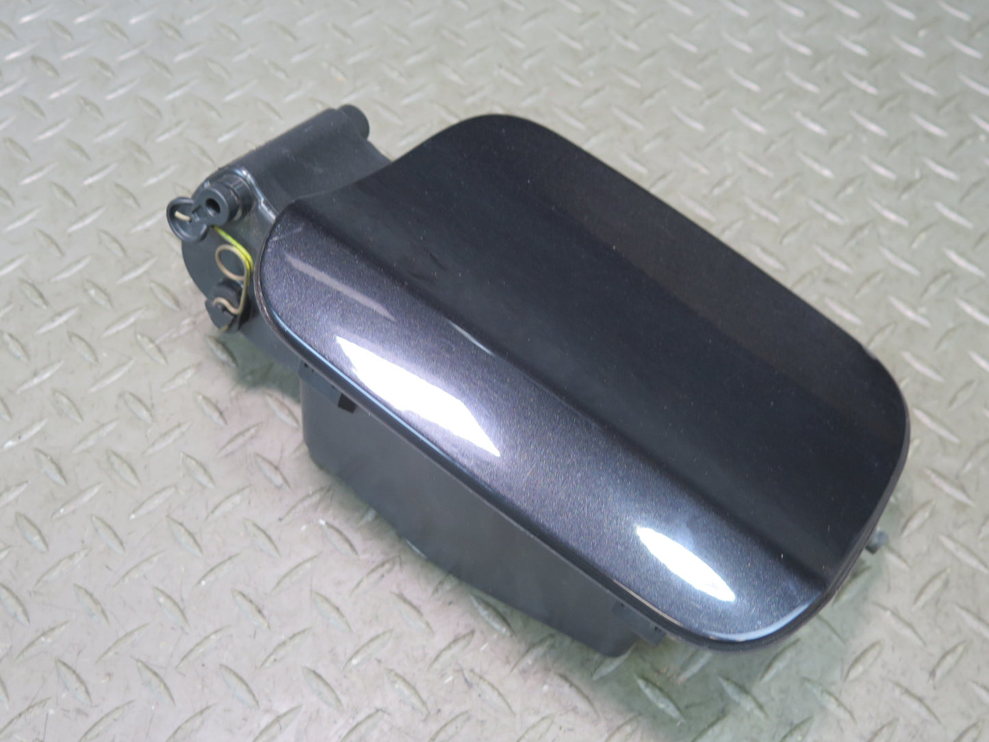 2008-2014 BMW E71 X6 X6M Fuel Tank Filler Door Lid Cover Black w Hinge