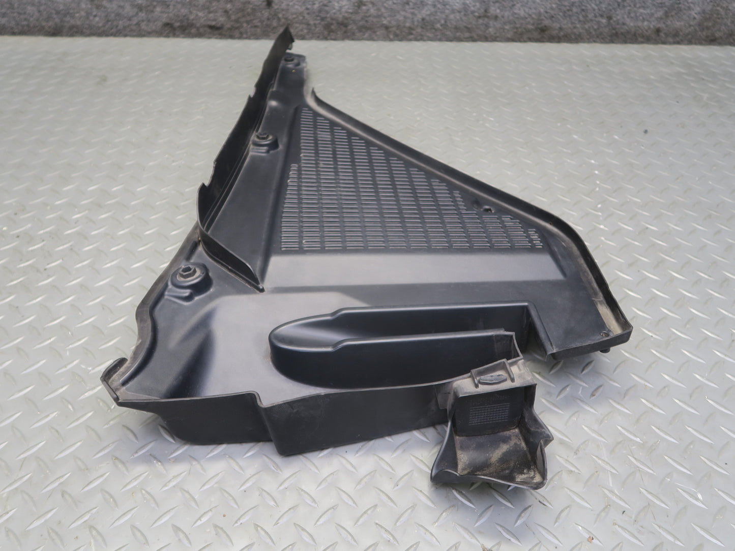 2008-2014 BMW E71 E72 X6 X6M Front Right Cabin Air Filter Cover