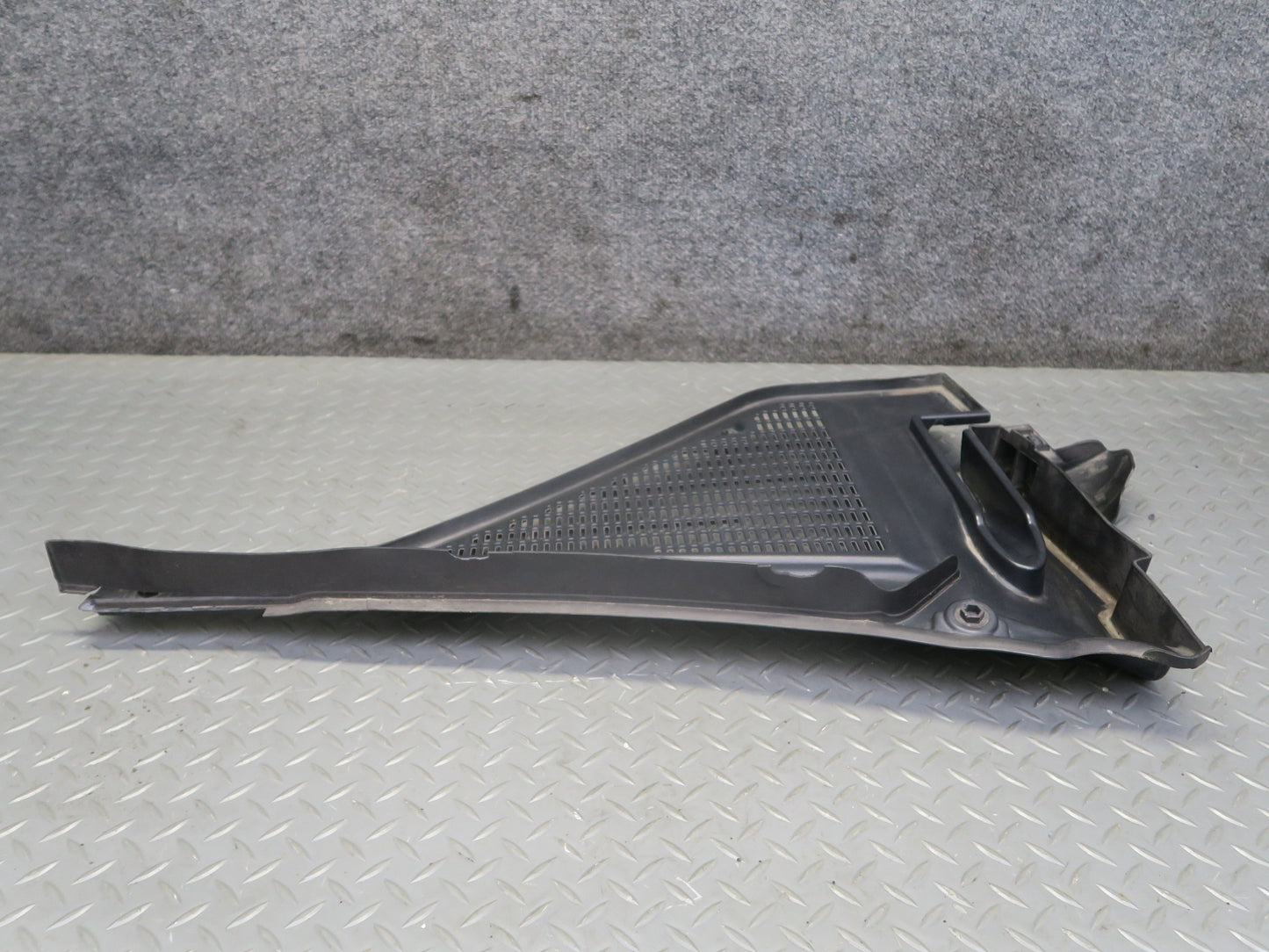 2008-2014 BMW E71 E72 X6 X6M Front Right Cabin Air Filter Cover