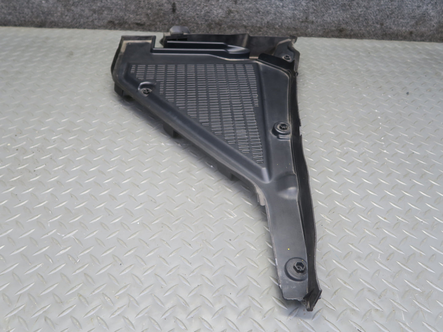 2008-2014 BMW E71 E72 X6 X6M Front Right Cabin Air Filter Cover