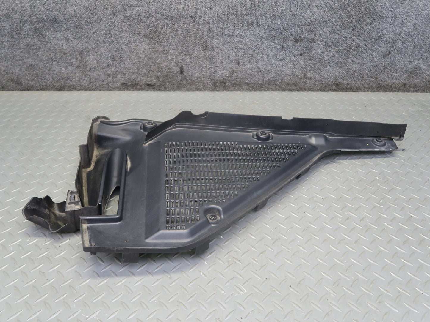 2008-2014 BMW E71 E72 X6 X6M Front Right Cabin Air Filter Cover