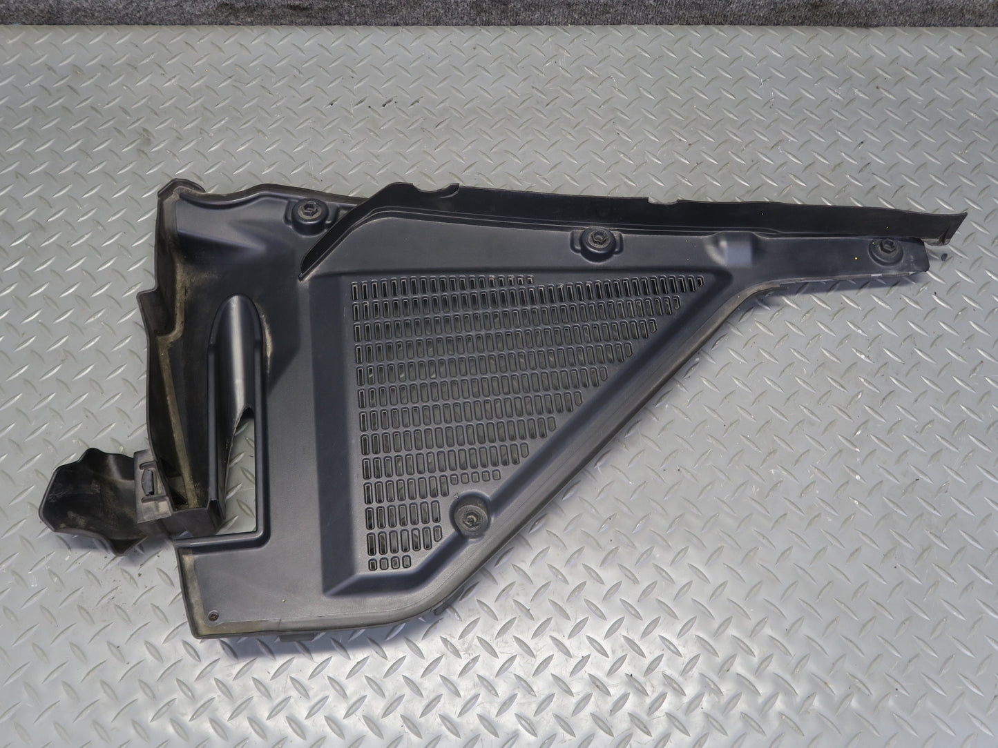 2008-2014 BMW E71 E72 X6 X6M Front Right Cabin Air Filter Cover