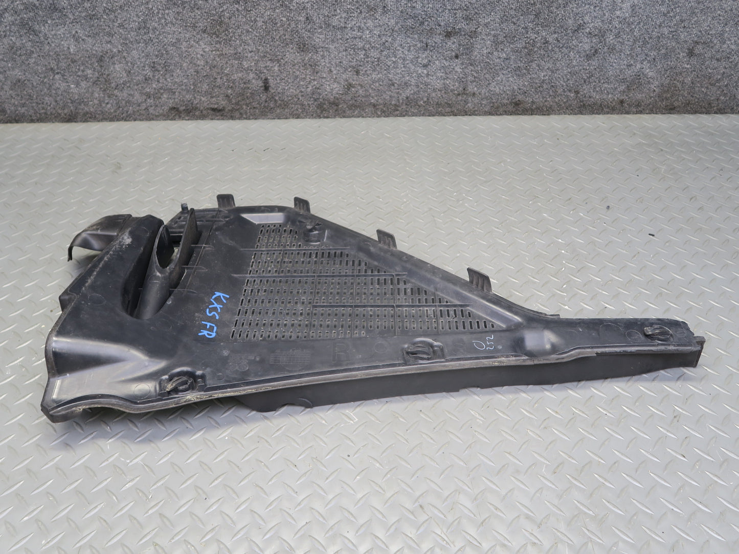 2008-2014 BMW E71 E72 X6 X6M Front Right Cabin Air Filter Cover