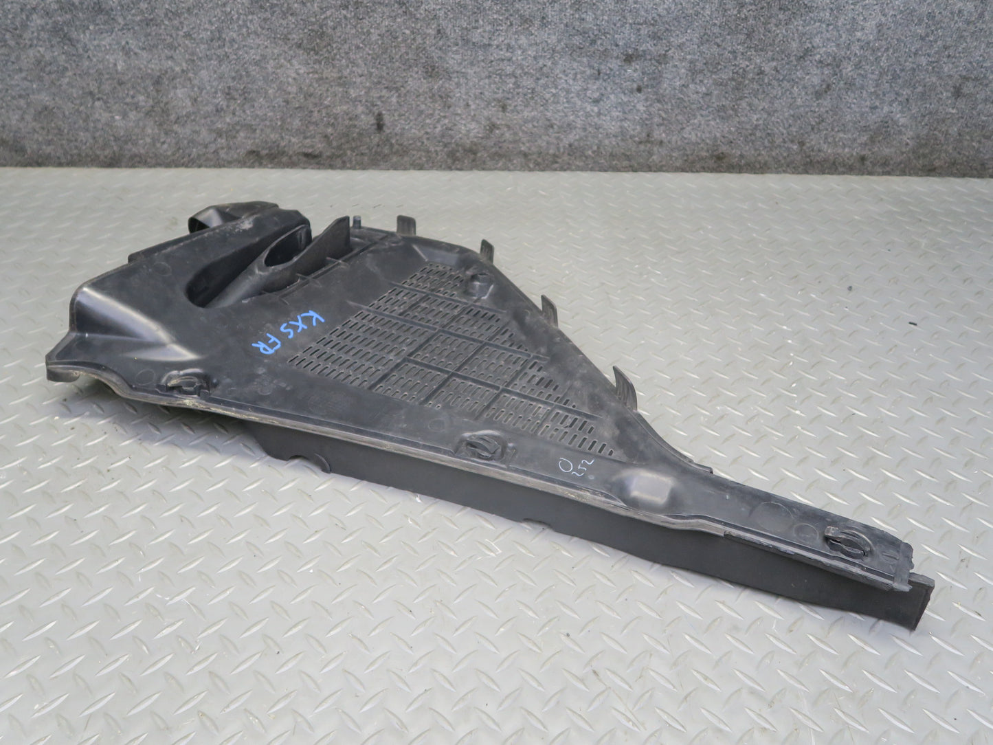 2008-2014 BMW E71 E72 X6 X6M Front Right Cabin Air Filter Cover