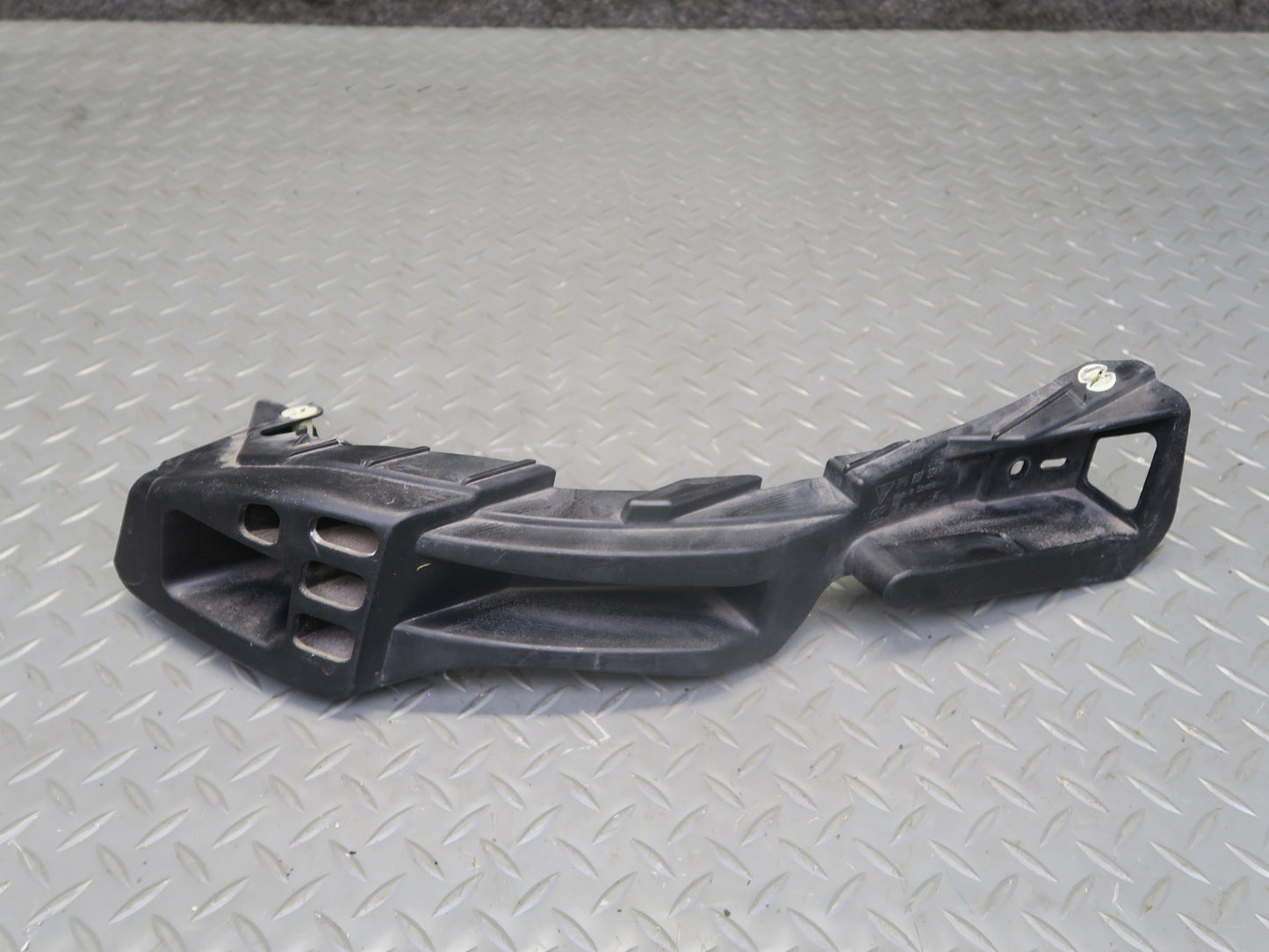 2011-2014 Porsche Cayenne 958 Rear Bumper Mount Guide Bracket Support Panel Set