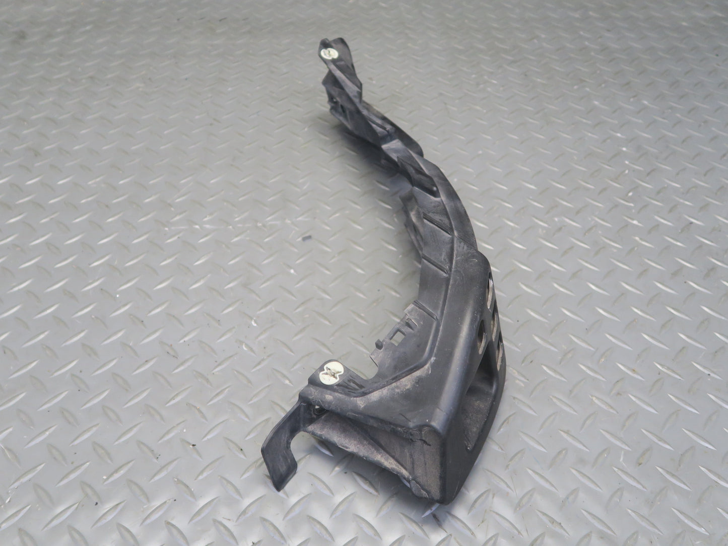 2011-2014 Porsche Cayenne 958 Rear Bumper Mount Guide Bracket Support Panel Set