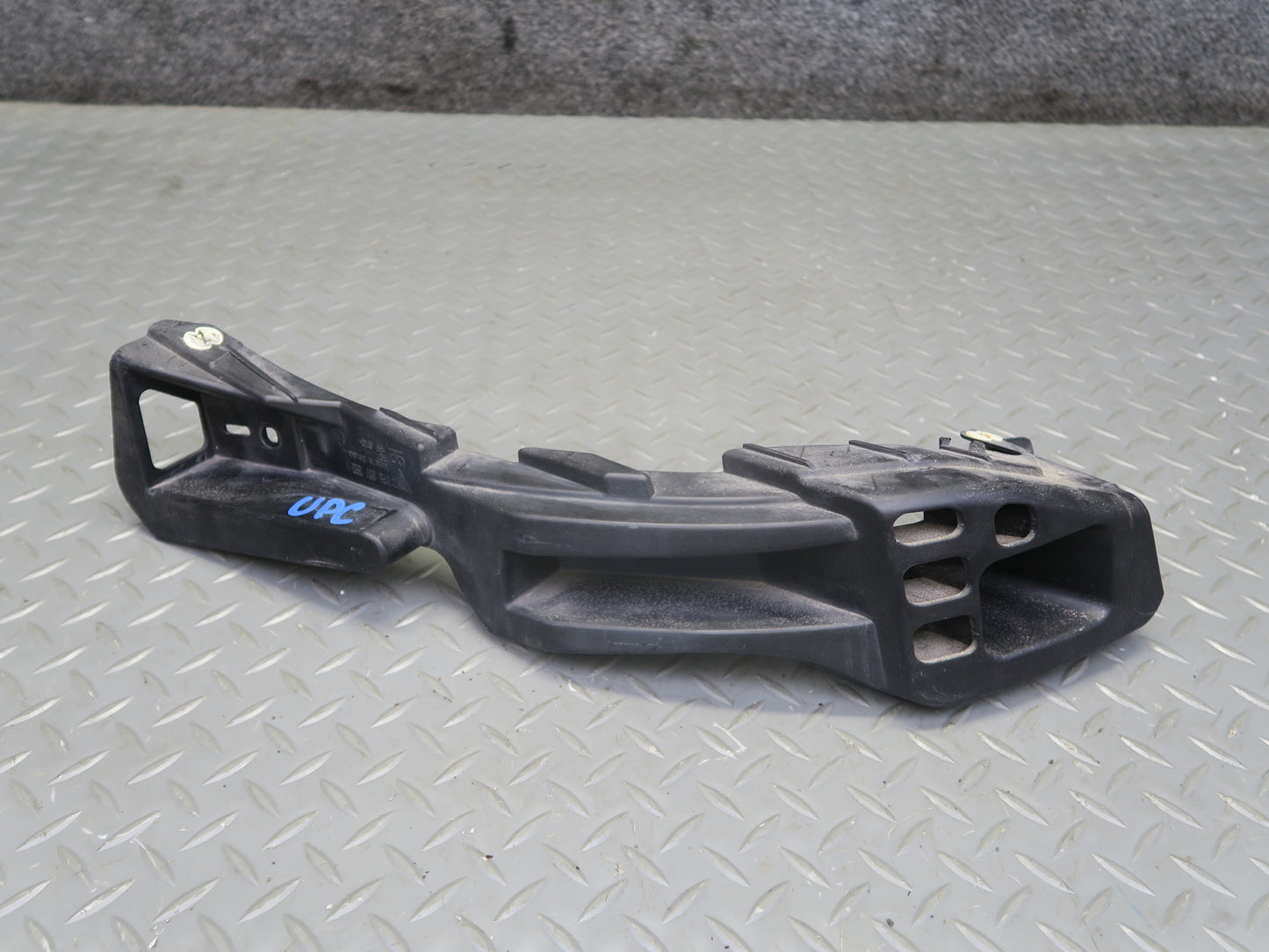 2011-2014 Porsche Cayenne 958 Rear Bumper Mount Guide Bracket Support Panel Set