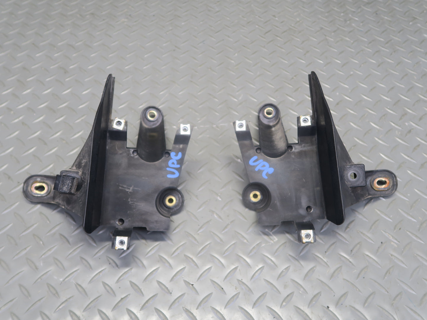 2011-2014 Porsche Cayenne 958 Rear Bumper Mount Guide Bracket Support Panel Set