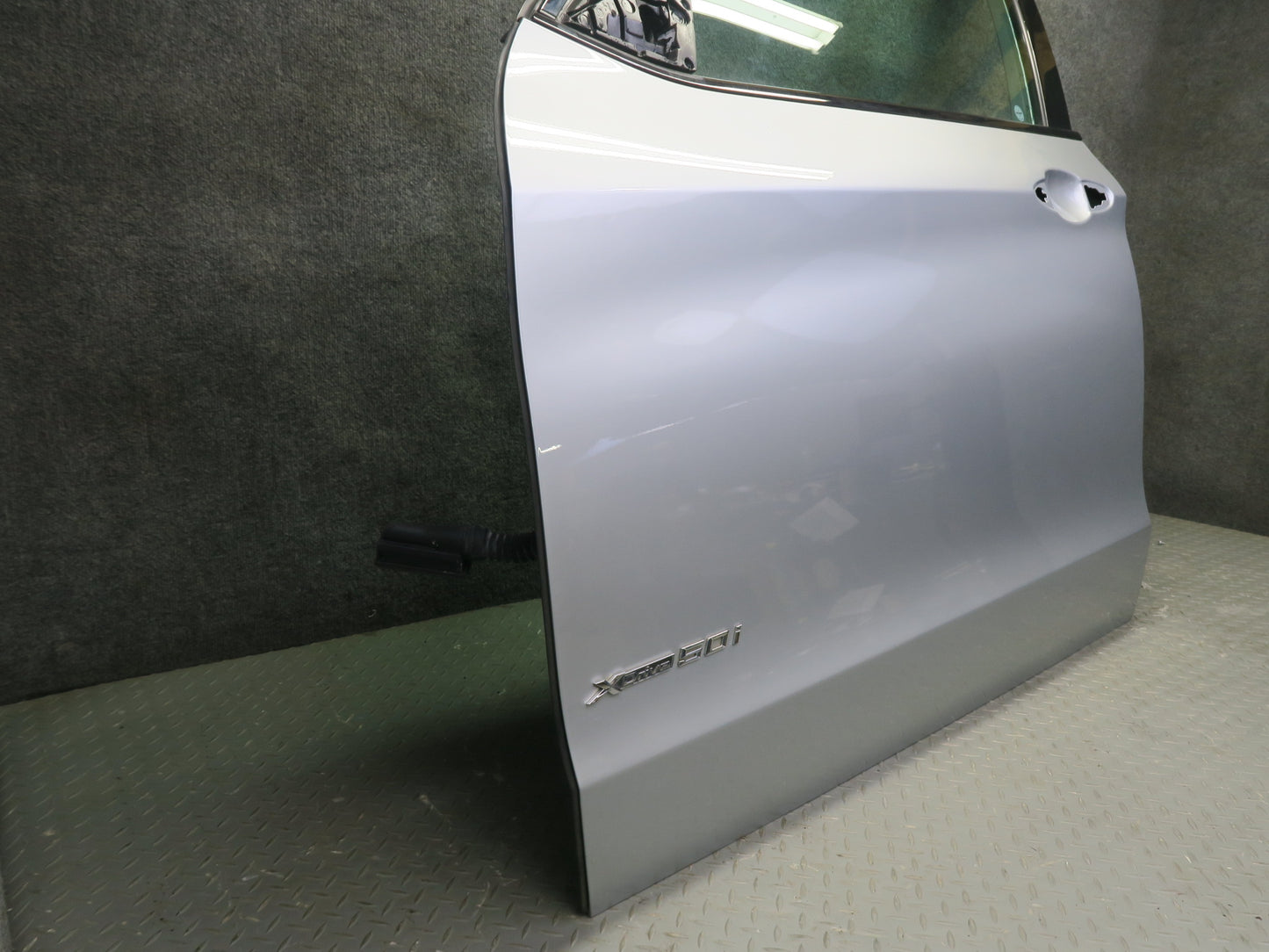 2014-2018 BMW F15 X5 Front Left Side Door Shell Panel Silver W/ Glass