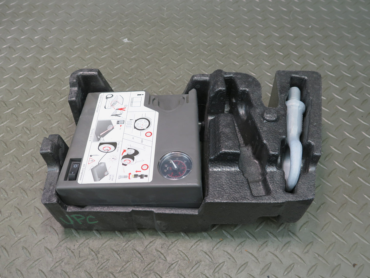 2011-2018 Porsche Cayenne 958 Spare Tire Lift Jack Tool KIT Compressor Foam Set