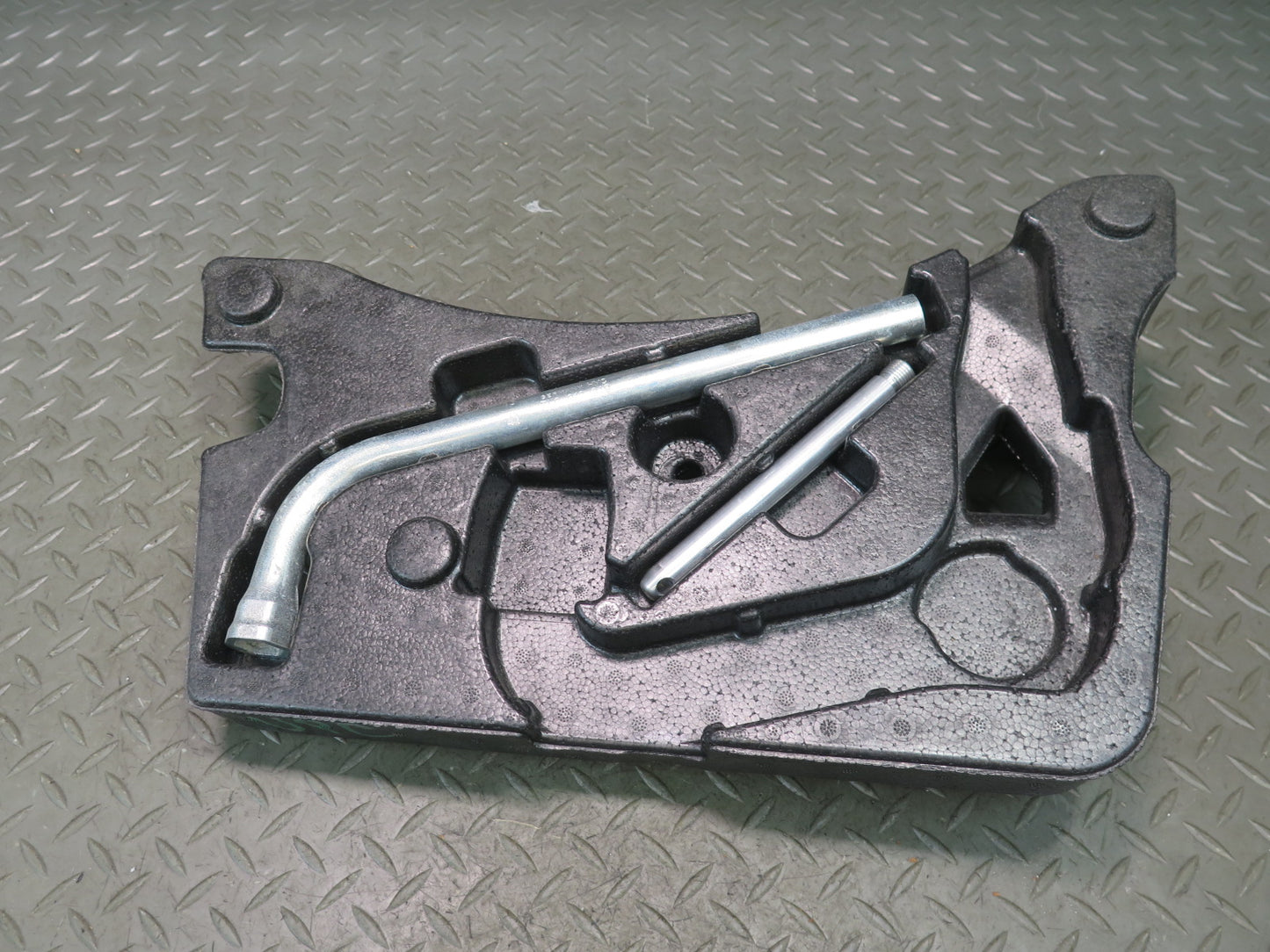 2011-2018 Porsche Cayenne 958 Spare Tire Lift Jack Tool KIT Compressor Foam Set