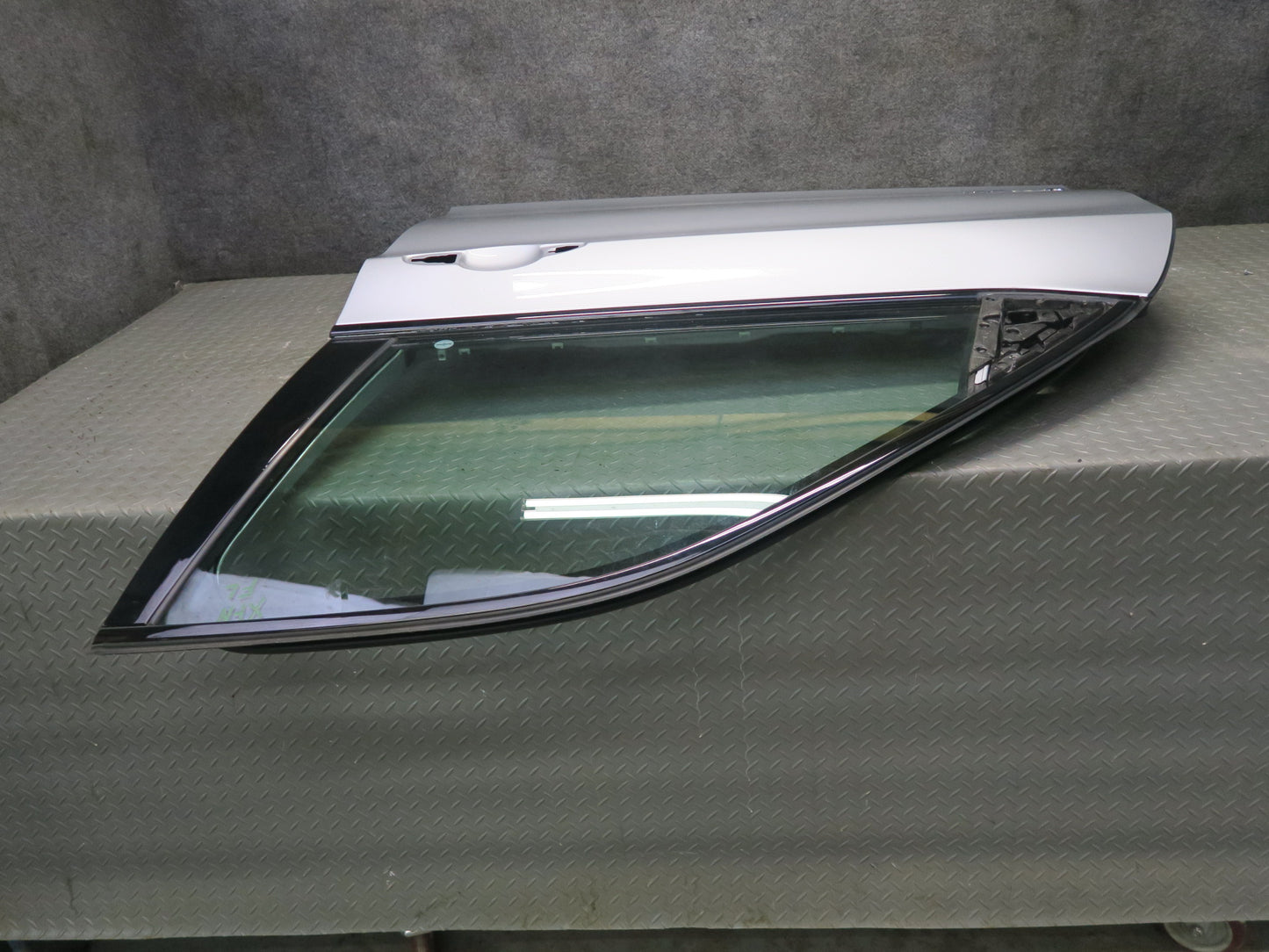 2014-2018 BMW F15 X5 Front Left Side Door Shell Panel Silver W/ Glass