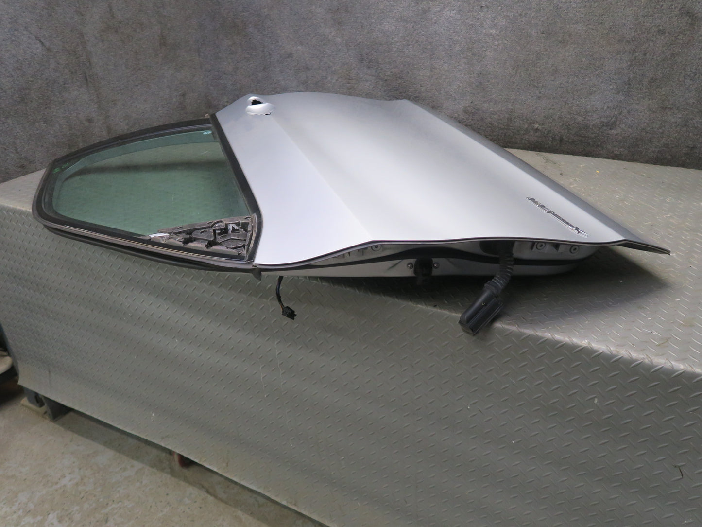 2014-2018 BMW F15 X5 Front Left Side Door Shell Panel Silver W/ Glass