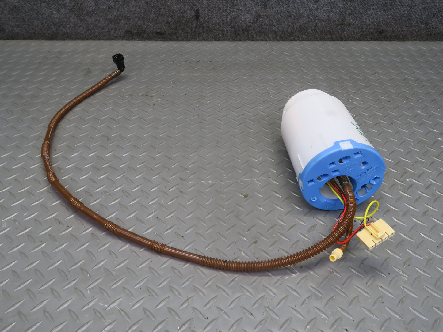 2011-2018 Porsche Cayenne 958 4.8L Fuel Pump Level Sensor Sending Unit Set