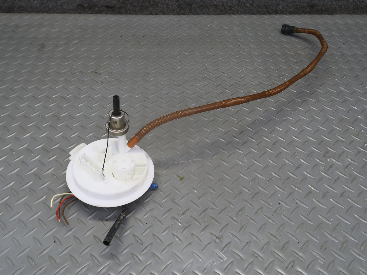 2011-2018 Porsche Cayenne 958 4.8L Fuel Pump Level Sensor Sending Unit Set