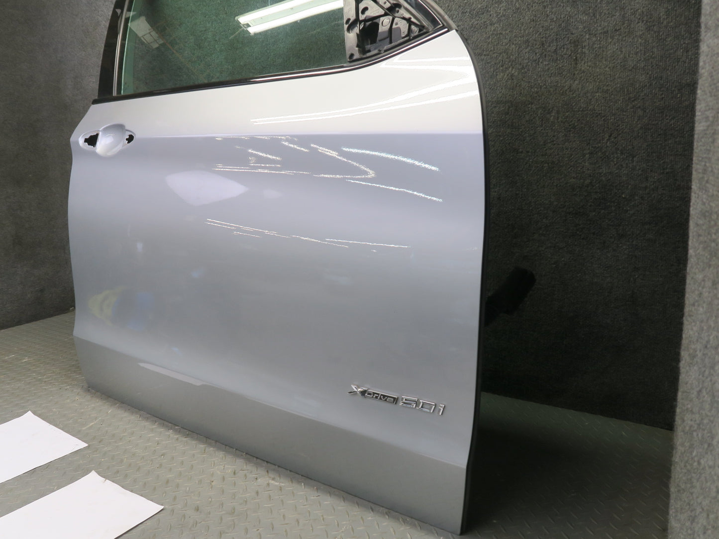 2014-2018 BMW F15 X5 Front Right Side Door Shell Panel Silver W/ Glass
