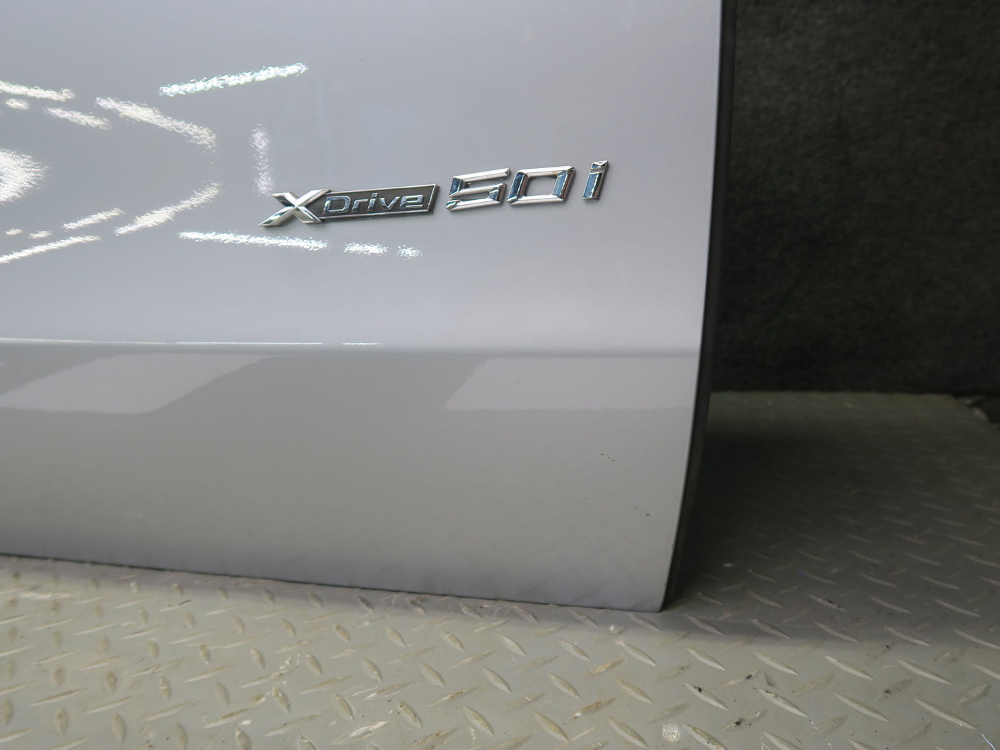 2014-2018 BMW F15 X5 Front Right Side Door Shell Panel Silver W/ Glass