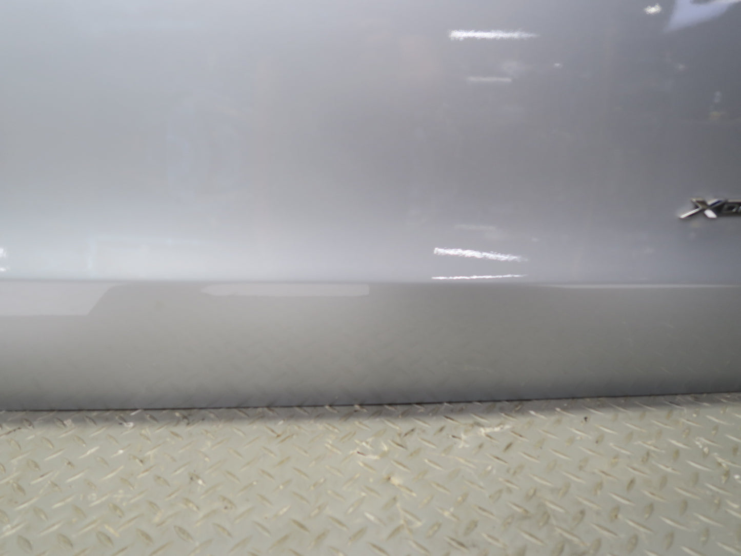 2014-2018 BMW F15 X5 Front Right Side Door Shell Panel Silver W/ Glass