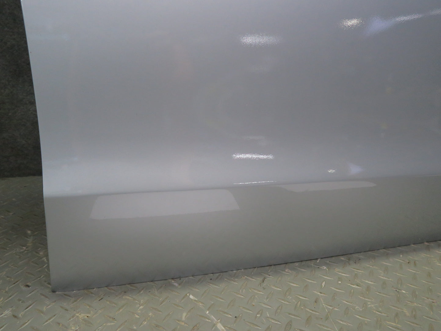 2014-2018 BMW F15 X5 Front Right Side Door Shell Panel Silver W/ Glass