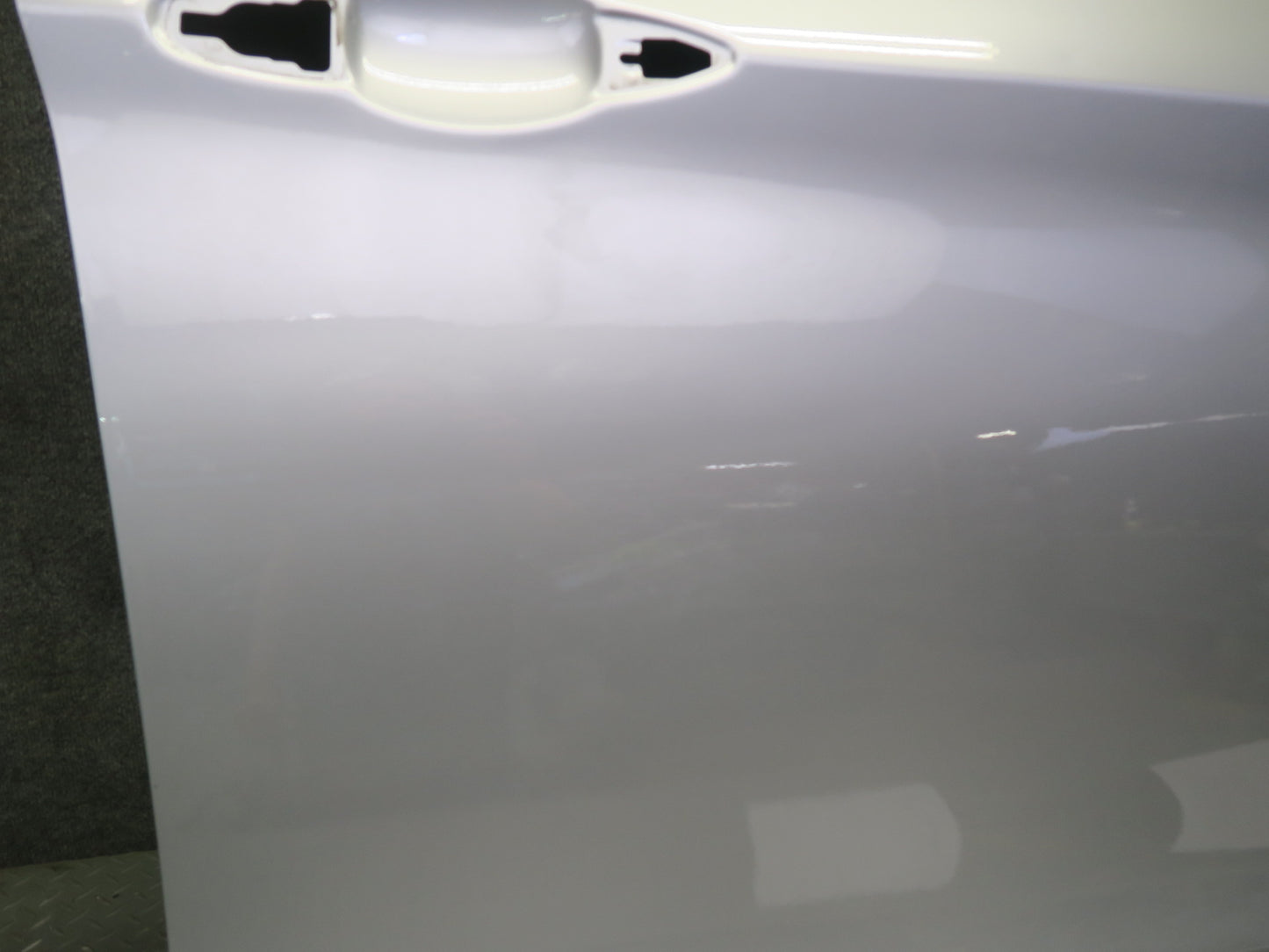 2014-2018 BMW F15 X5 Front Right Side Door Shell Panel Silver W/ Glass