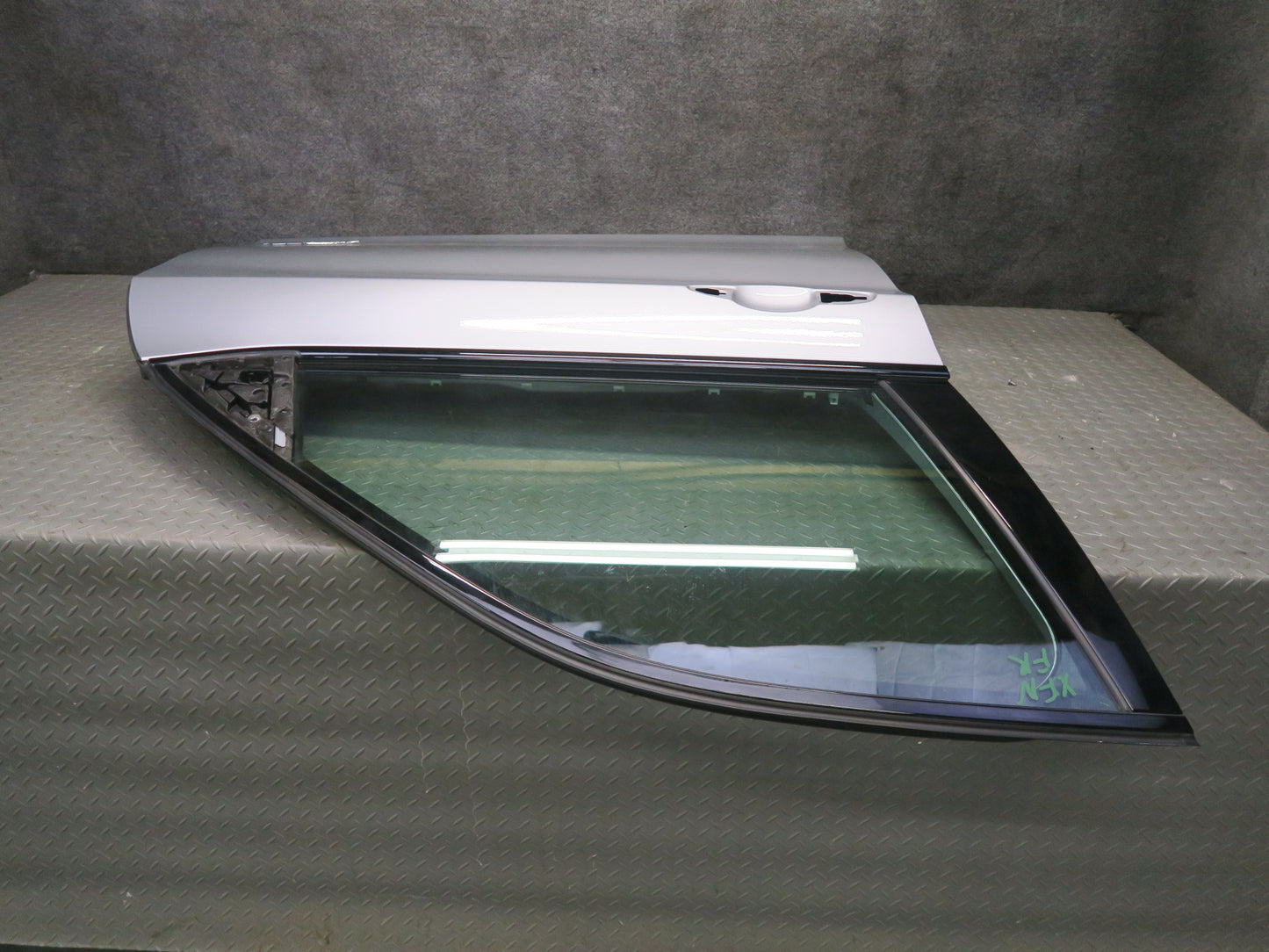2014-2018 BMW F15 X5 Front Right Side Door Shell Panel Silver W/ Glass