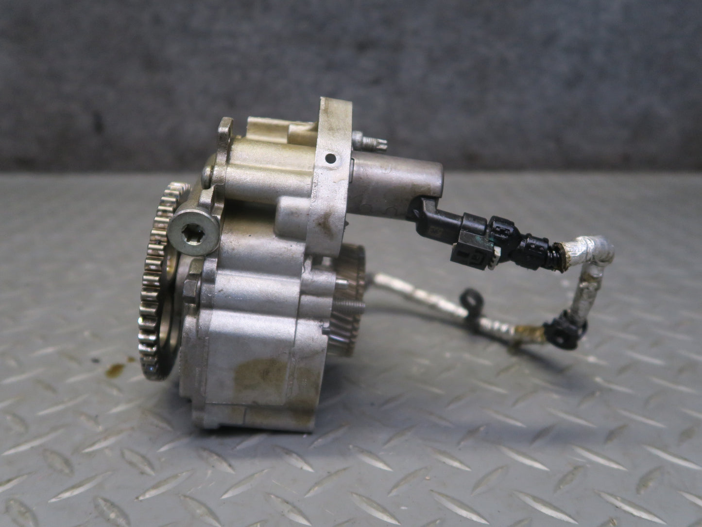 2017-2020 Alfa Romeo Stelvio 2.0L Engine Oil Pump w Valve 88K Miles