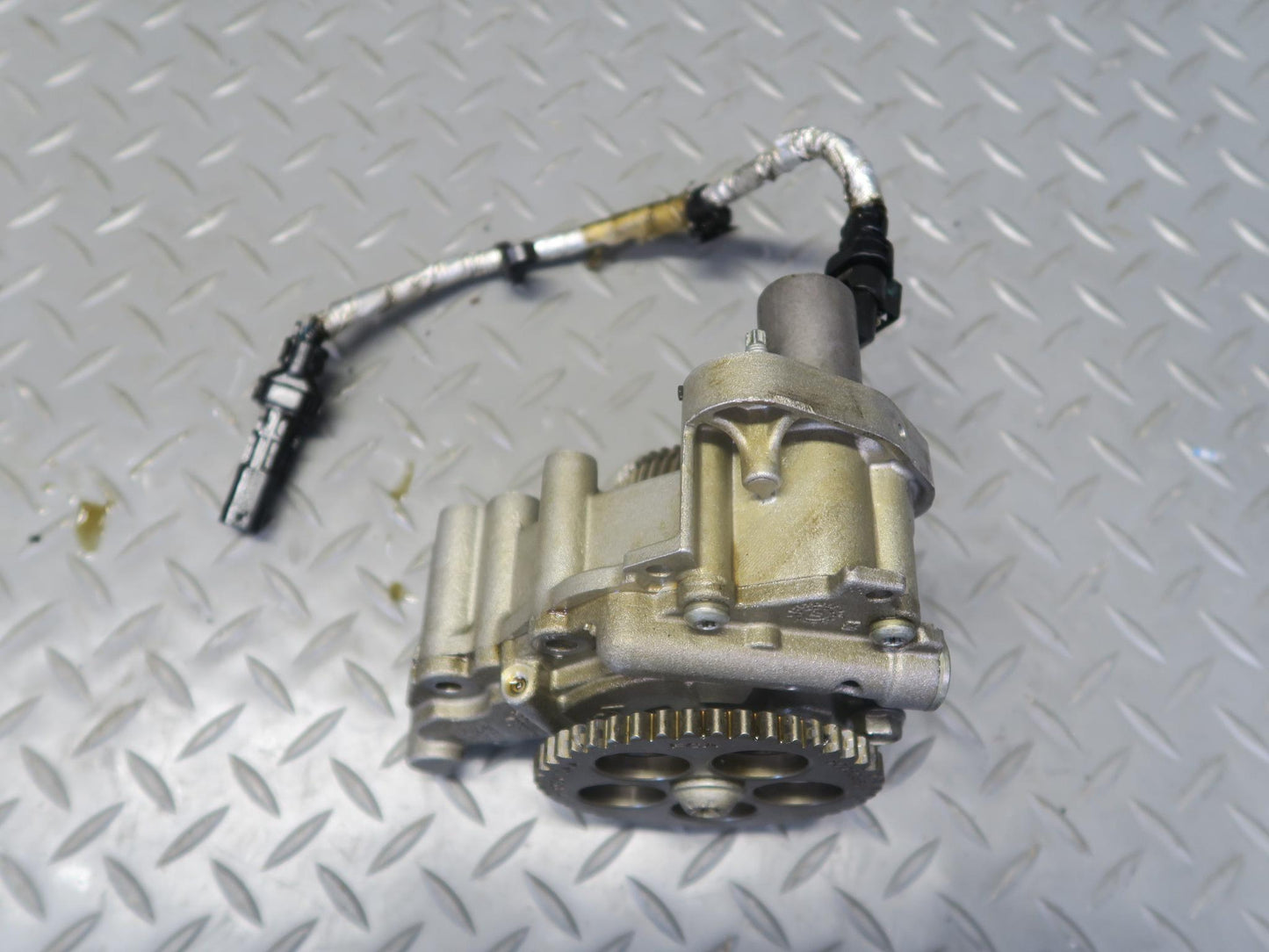 2017-2020 Alfa Romeo Stelvio 2.0L Engine Oil Pump w Valve 88K Miles