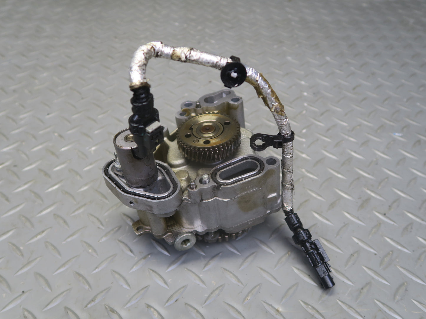 2017-2020 Alfa Romeo Stelvio 2.0L Engine Oil Pump w Valve 88K Miles