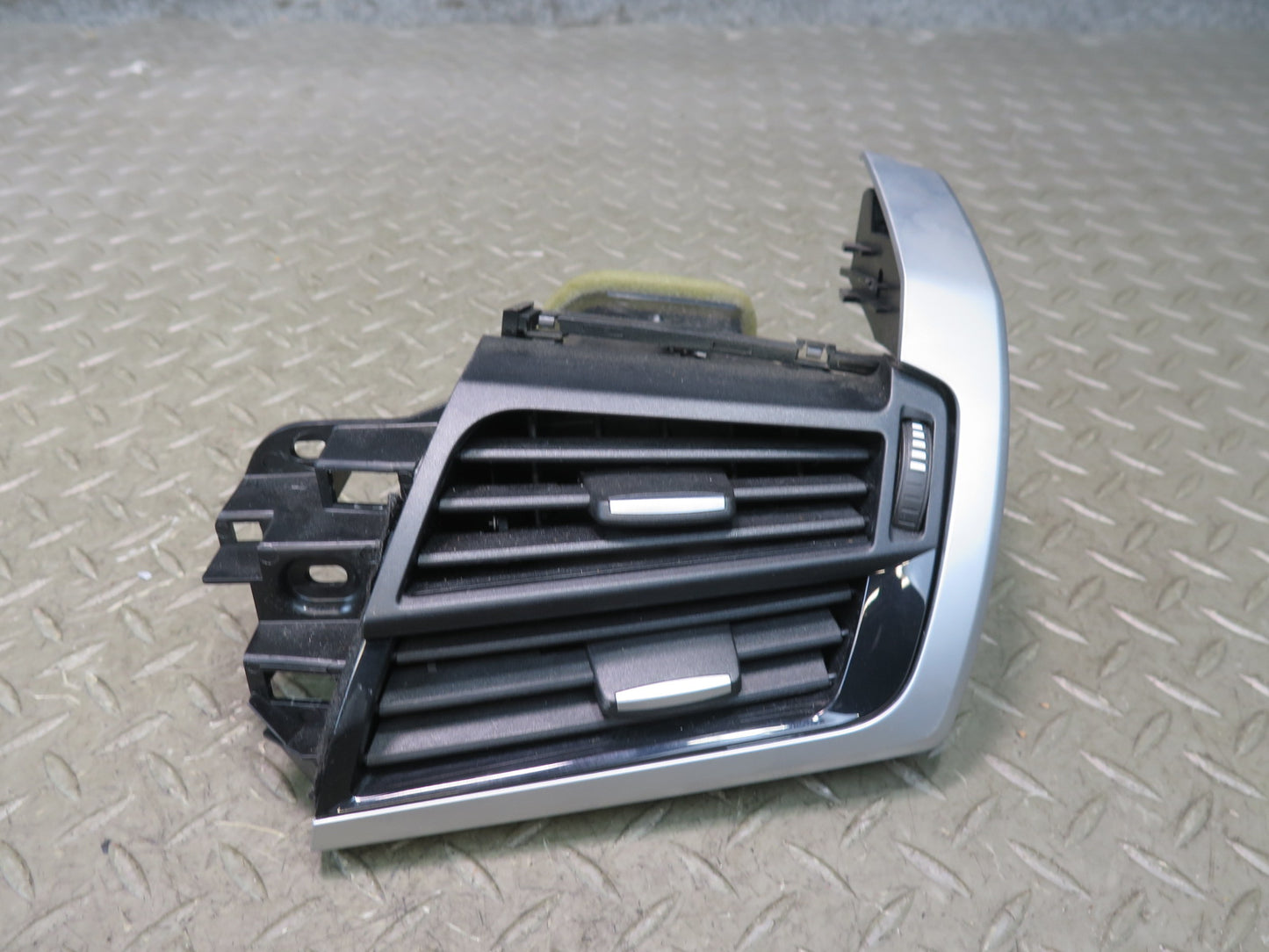 2014-2018 BMW F15 X5 Dash Front Left & Right A/C Air Vent Grille Set of 2
