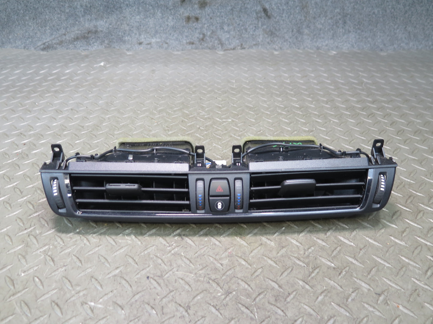 2014-2018 BMW F15 X5 Dash Front Center A/C Air Vent Grille 9253115