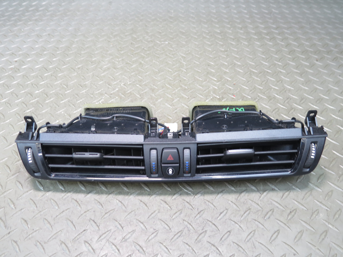 2014-2018 BMW F15 X5 Dash Front Center A/C Air Vent Grille 9253115