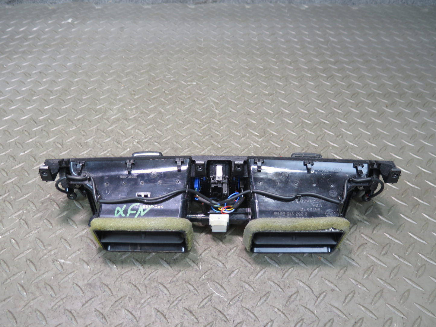 2014-2018 BMW F15 X5 Dash Front Center A/C Air Vent Grille 9253115