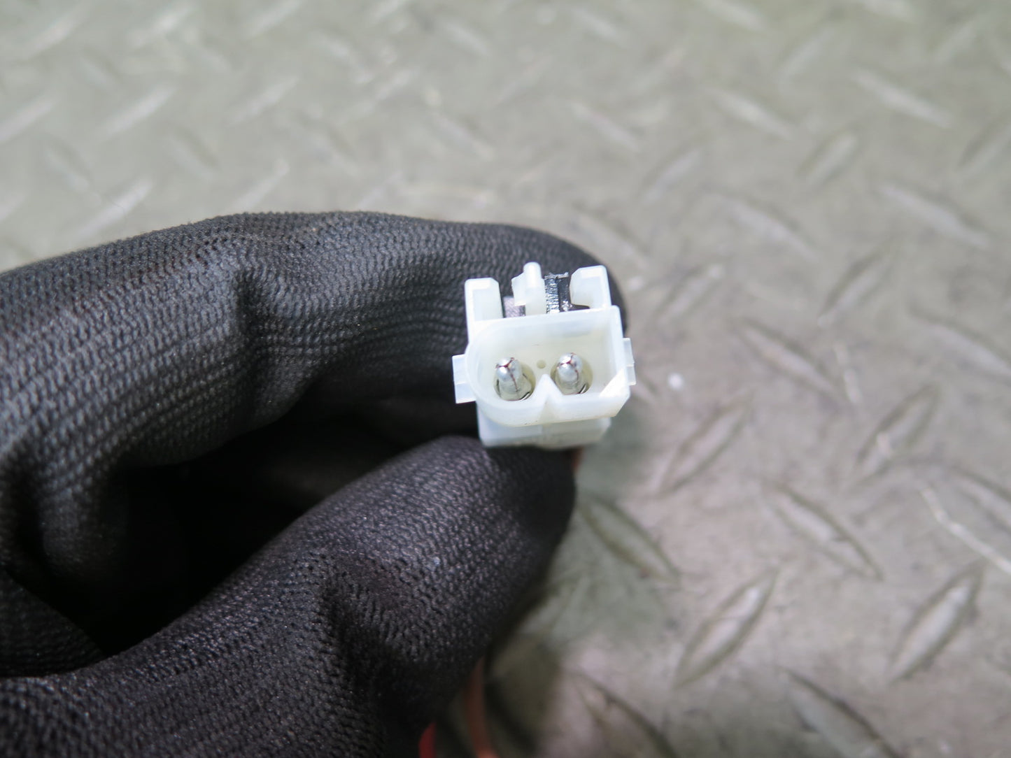 2014-2018 BMW F15 X5 Rear Center Console Power Outlet Socket 9252009