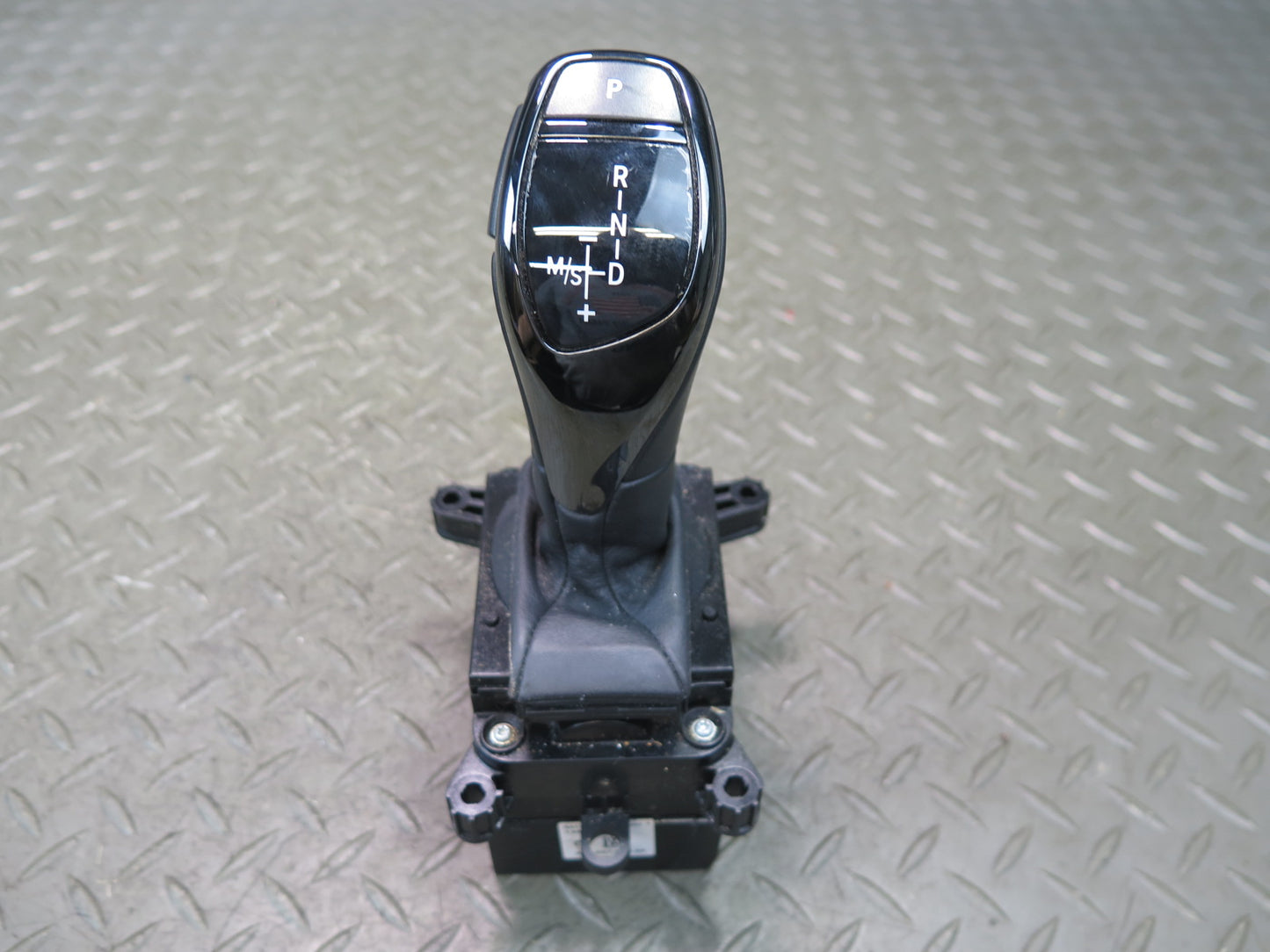 2014-2018 BMW F15 X5 A/T Automatic Transmission Shifter Gear Selector 6832383