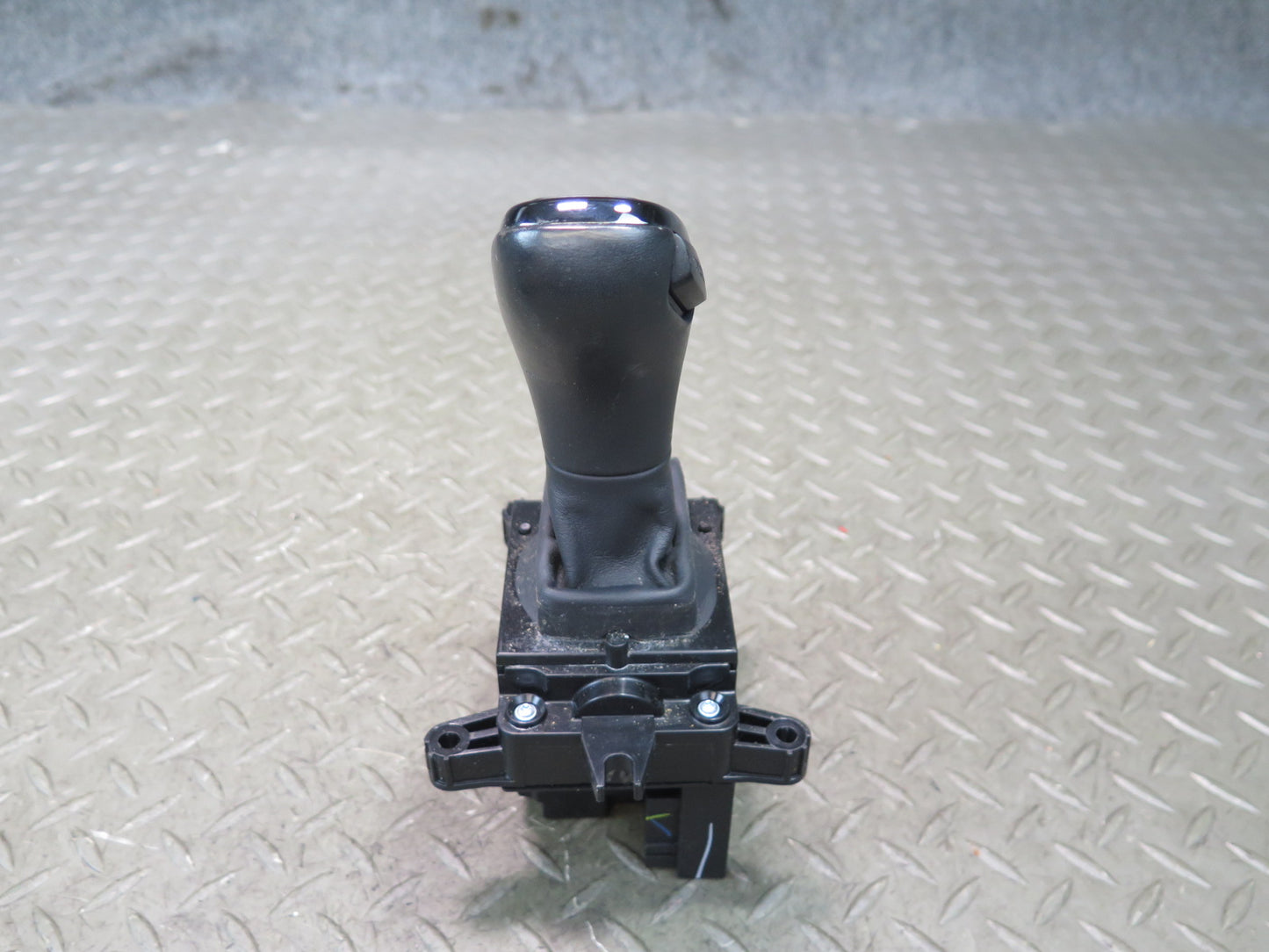 2014-2018 BMW F15 X5 A/T Automatic Transmission Shifter Gear Selector 6832383