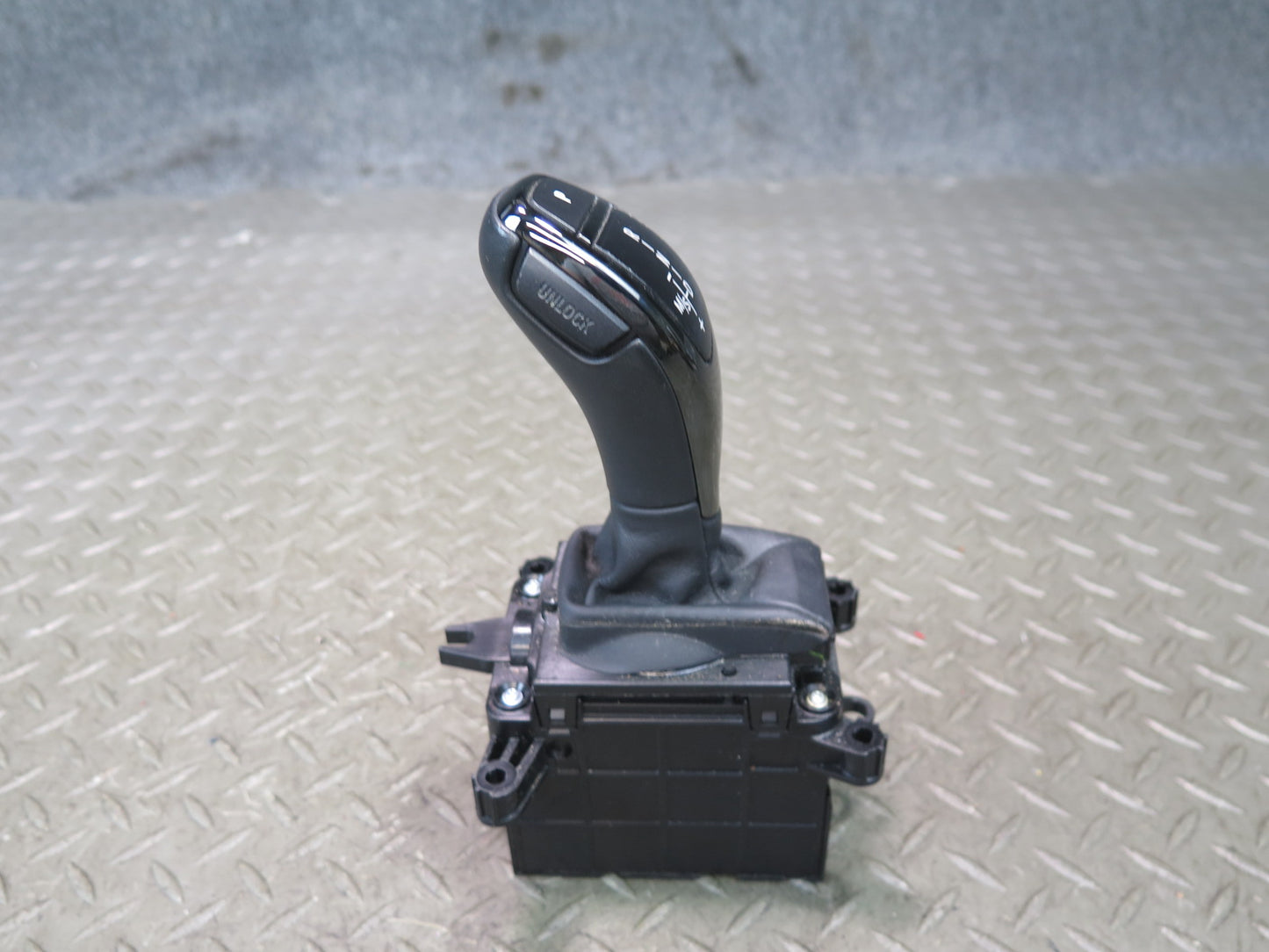 2014-2018 BMW F15 X5 A/T Automatic Transmission Shifter Gear Selector 6832383
