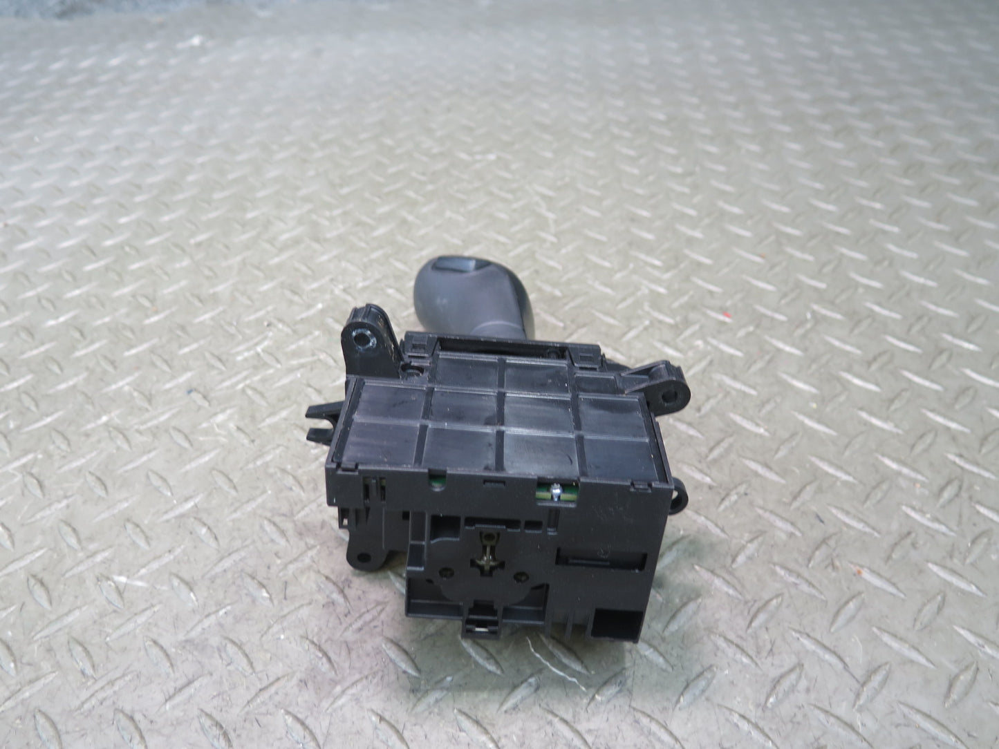 2014-2018 BMW F15 X5 A/T Automatic Transmission Shifter Gear Selector 6832383