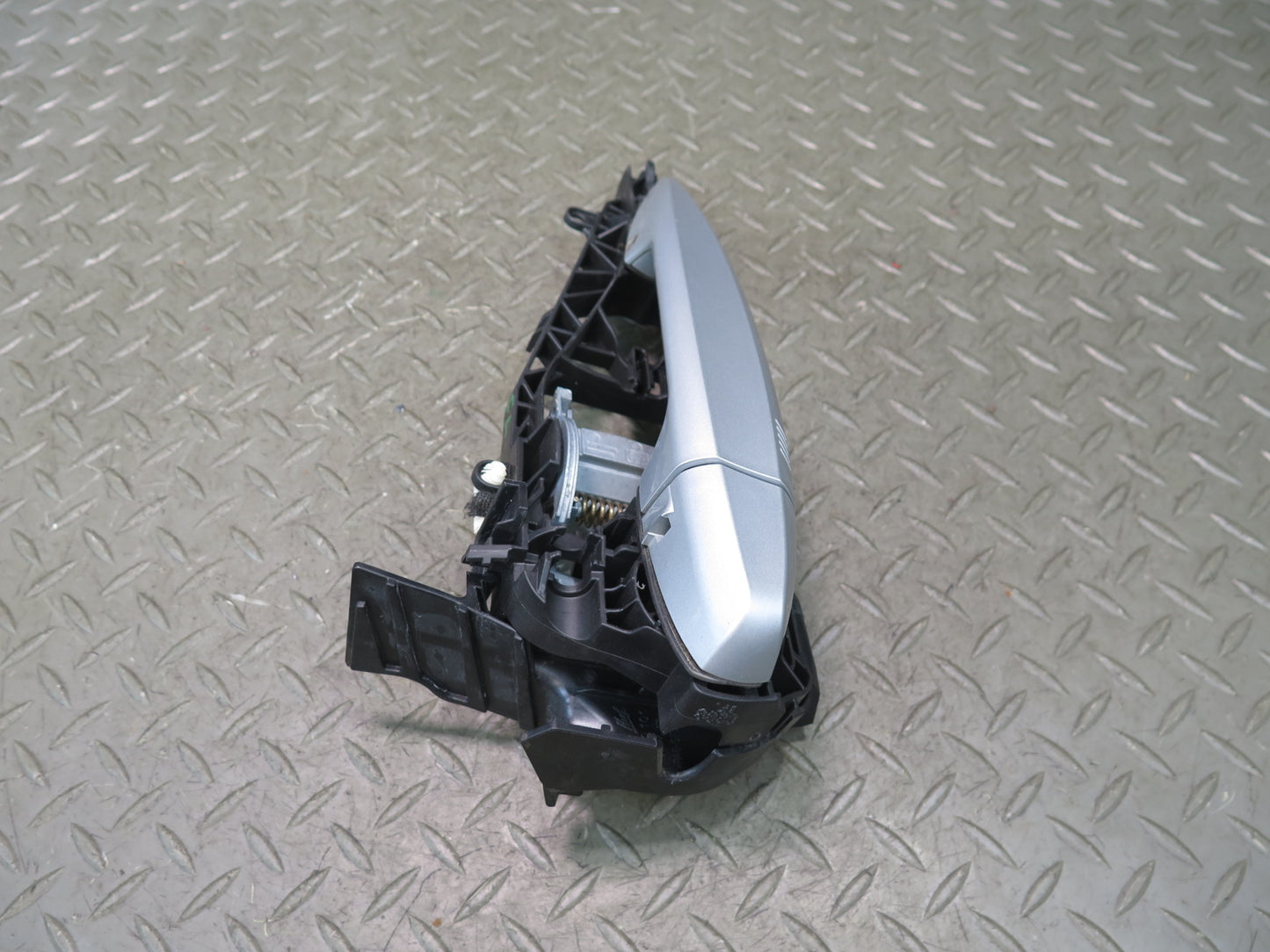 14-18 BMW F15 X5 Front Left Door Exterior Handle w Keyless Silver