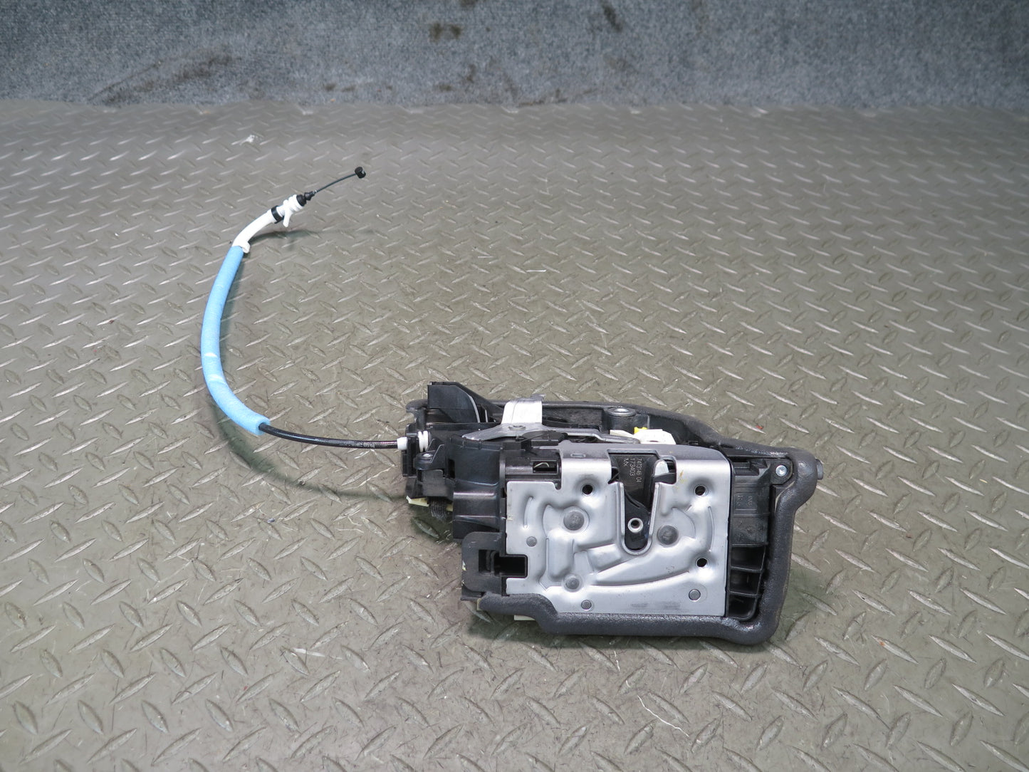 2014-2018 BMW F15 X5 Front Right Side Door Lock Latch Actuator W/ Cable