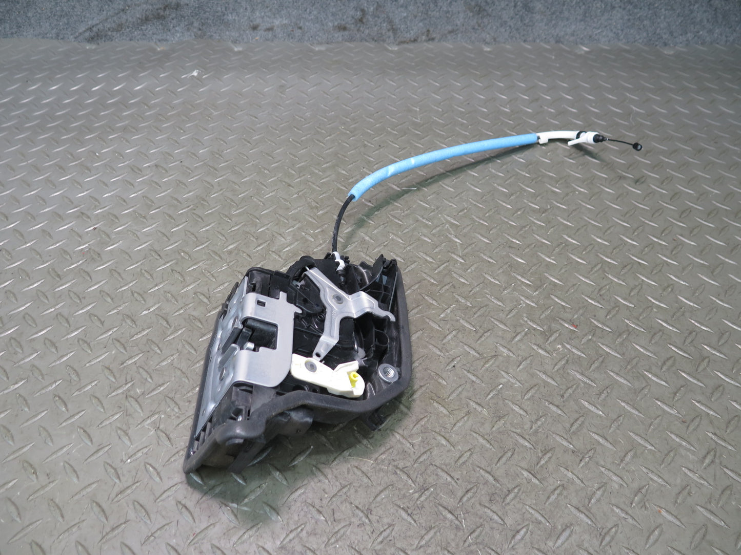 2014-2018 BMW F15 X5 Front Right Side Door Lock Latch Actuator W/ Cable