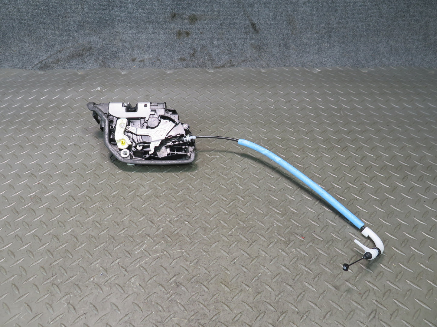 2014-2018 BMW F15 X5 Front Right Side Door Lock Latch Actuator W/ Cable