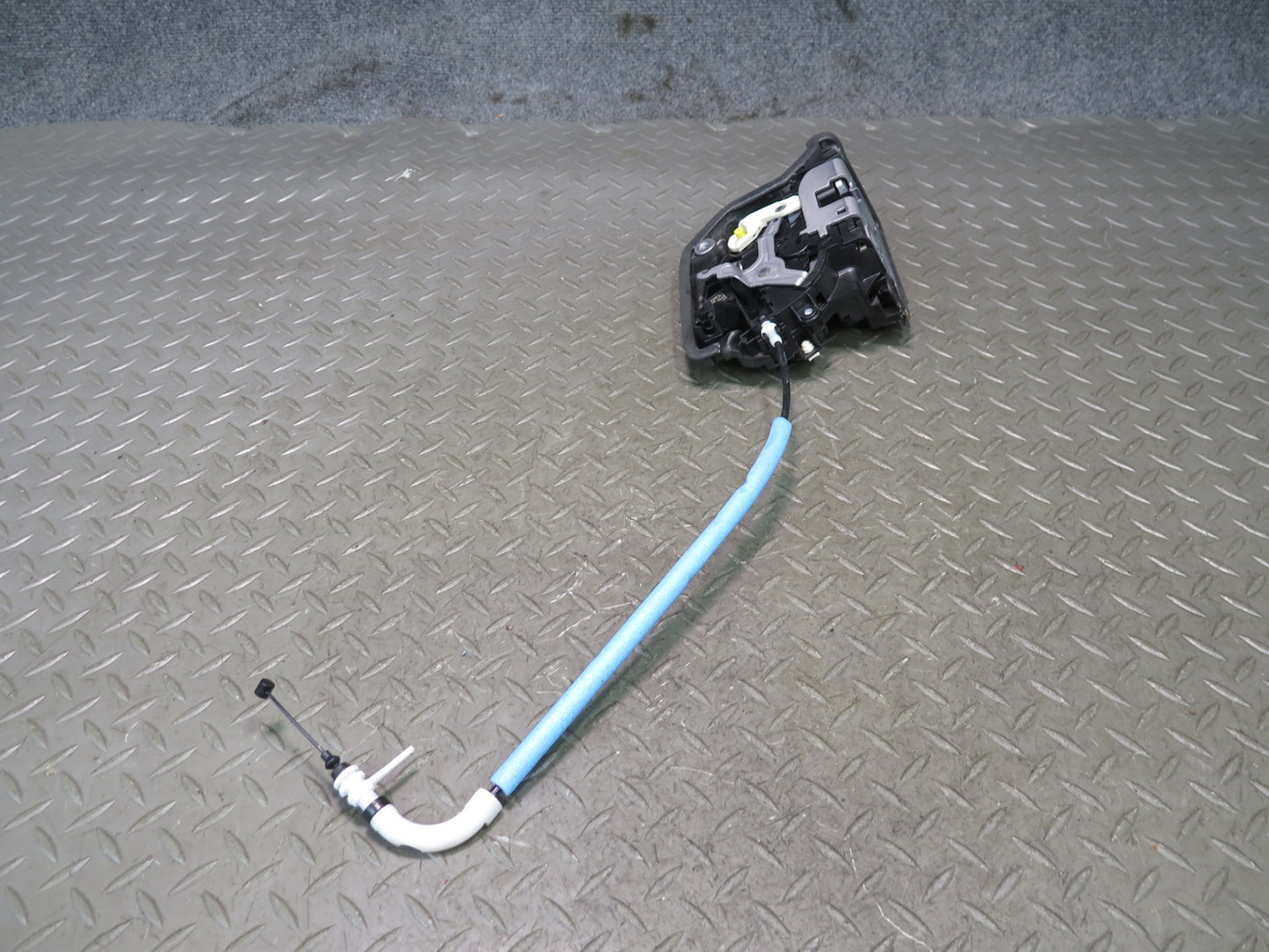 2014-2018 BMW F15 X5 Front Right Side Door Lock Latch Actuator W/ Cable