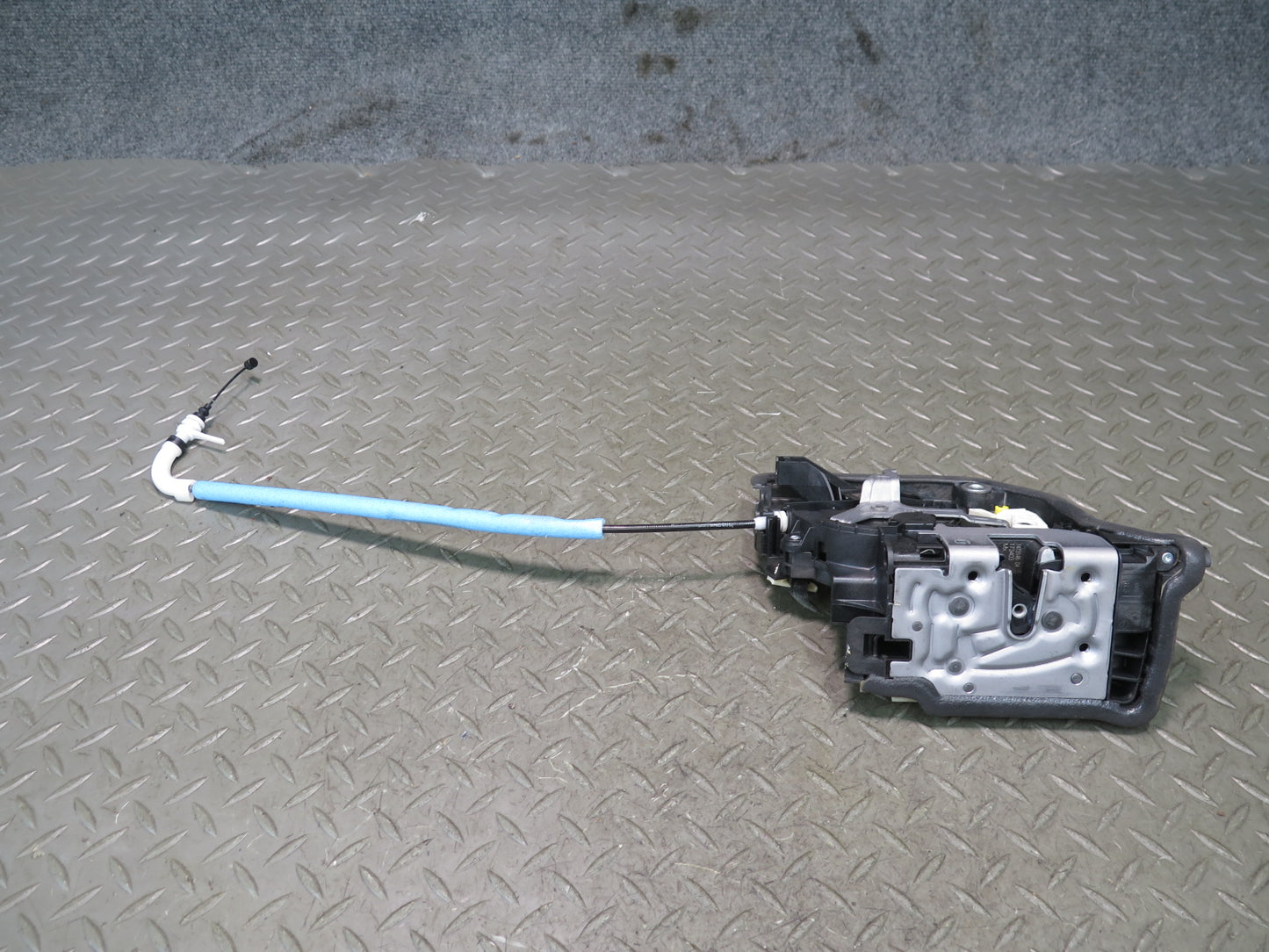 2014-2018 BMW F15 X5 Front Right Side Door Lock Latch Actuator W/ Cable