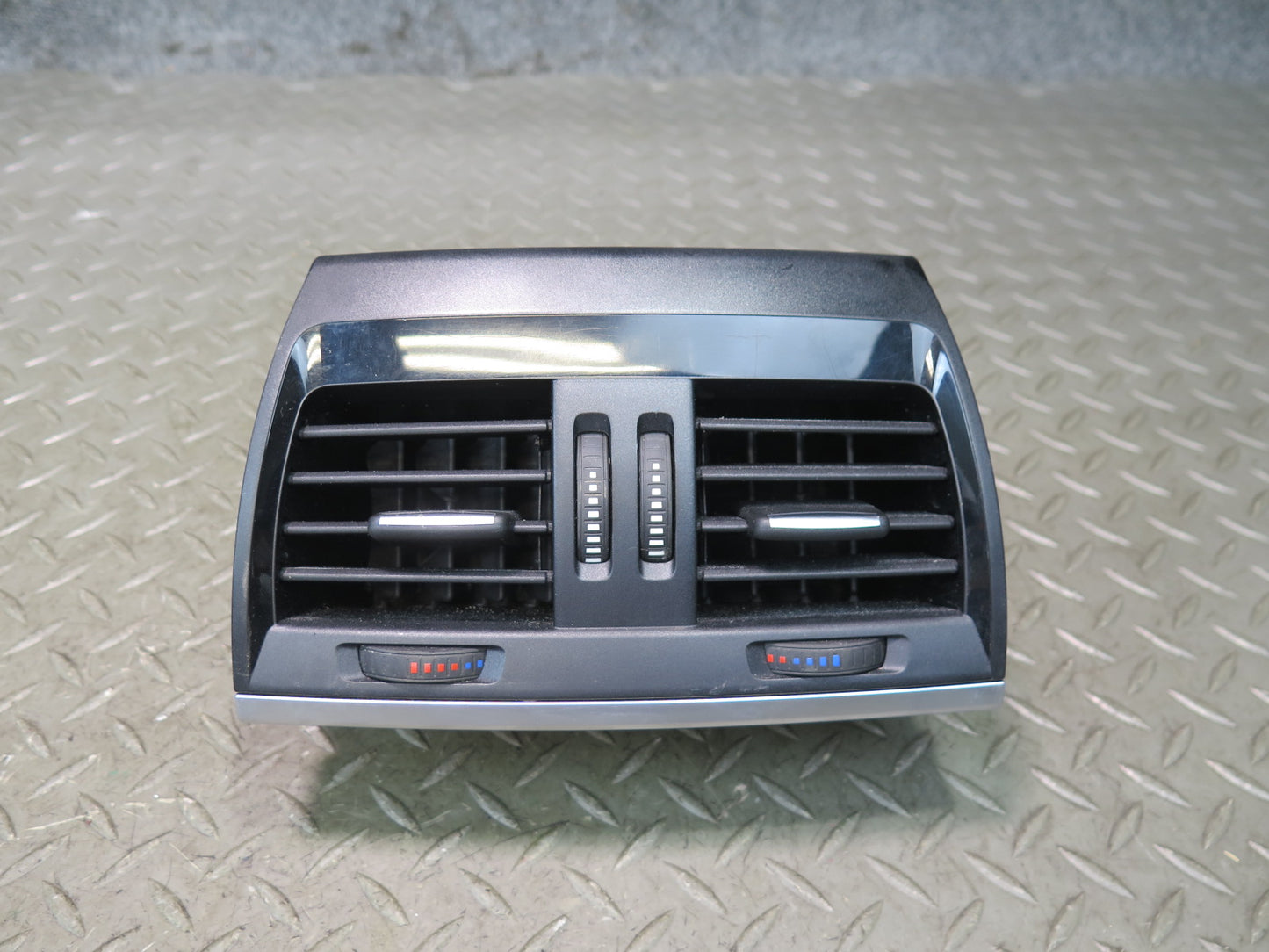 2014-2018 BMW F15 X5 Rear Center Console A/C Air Vent Grille 9252013