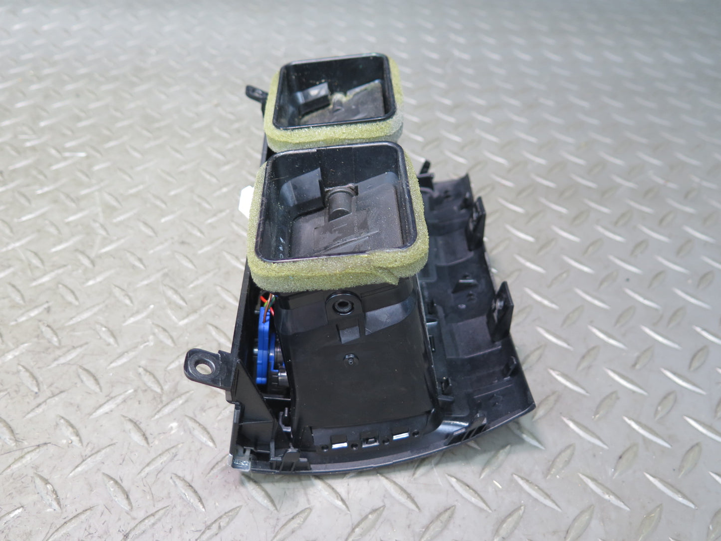 2014-2018 BMW F15 X5 Rear Center Console A/C Air Vent Grille 9252013