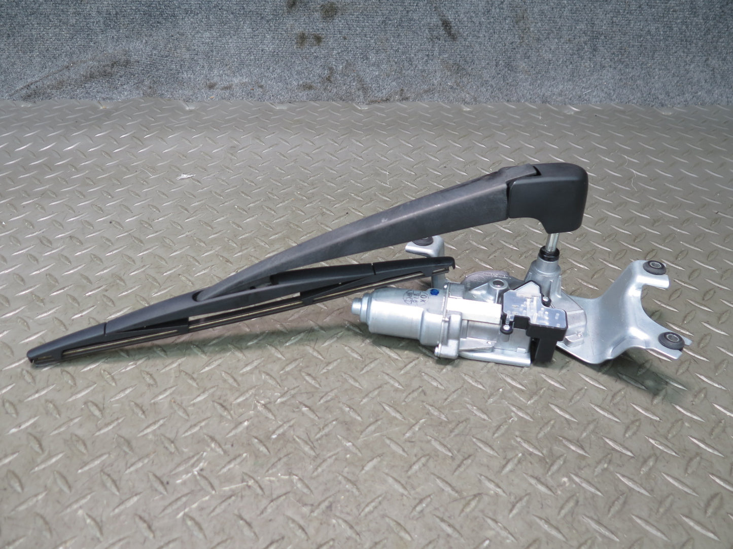 2014-2018 BMW F15 X5 Rear Trunk Lid Tailgate Liftgate Wiper Motor W/ Arm