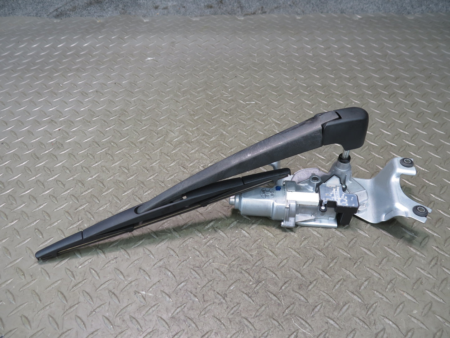 2014-2018 BMW F15 X5 Rear Trunk Lid Tailgate Liftgate Wiper Motor W/ Arm