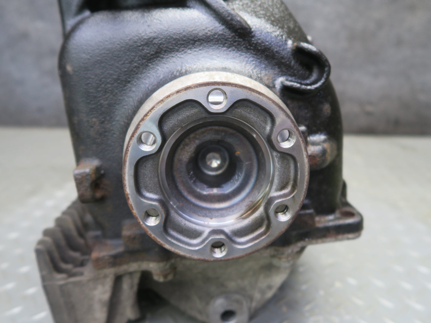 12-16 BMW E89 Z4 28i N20 RWD A/T Rear Differential Axle Carrier 3.08 Ratio OEM
