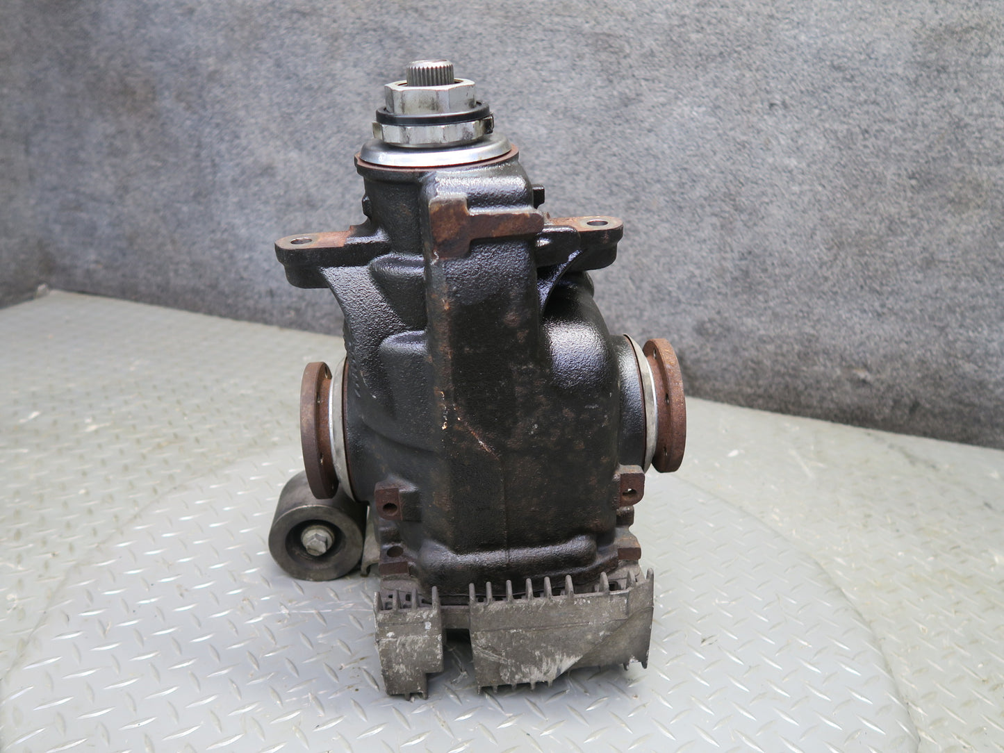 12-16 BMW E89 Z4 28i N20 RWD A/T Rear Differential Axle Carrier 3.08 Ratio OEM